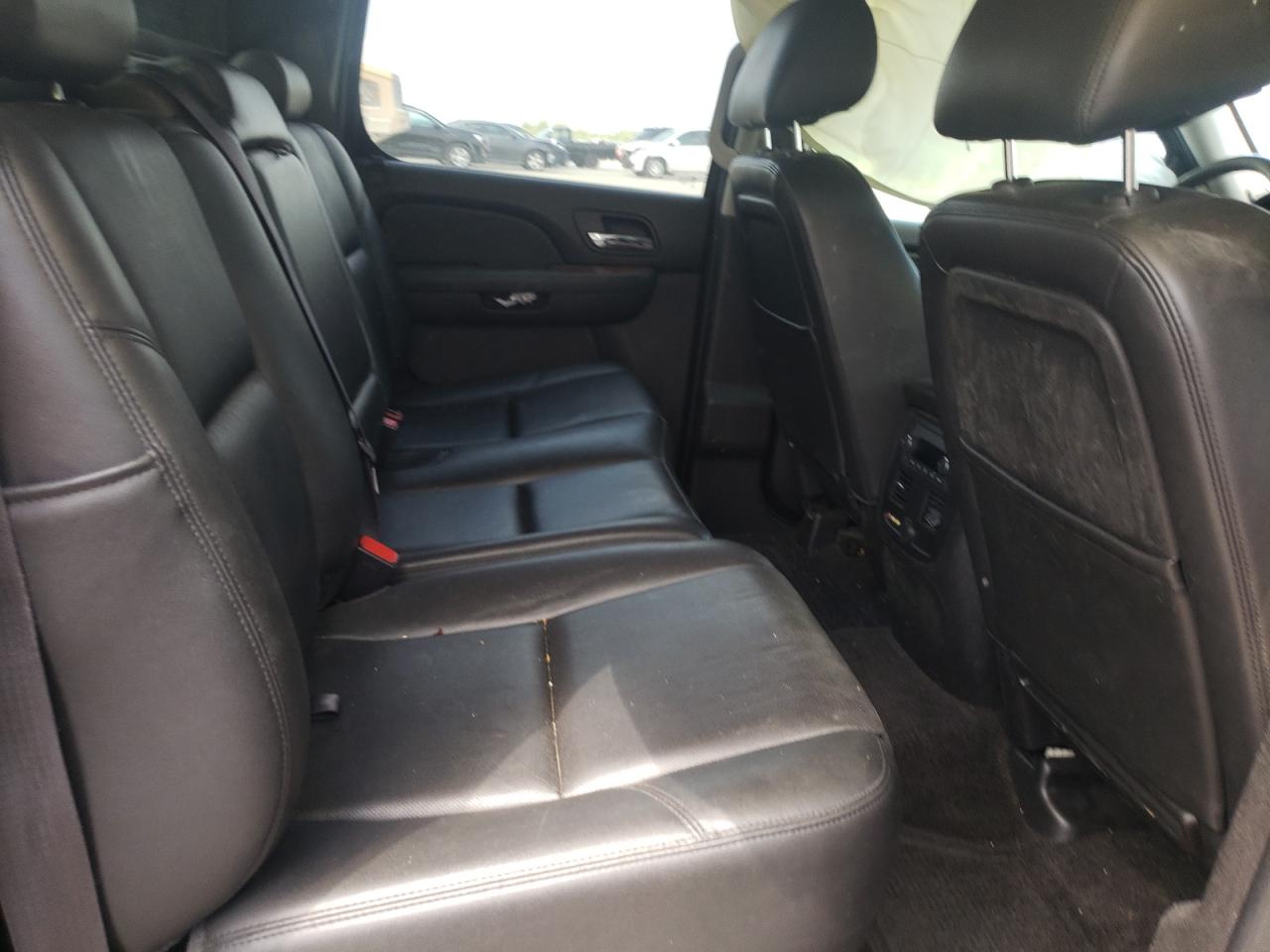 Photo 6 from auction – 2013 CHEVROLET AVALANCHE with VIN 3GNMCGE00DG115300