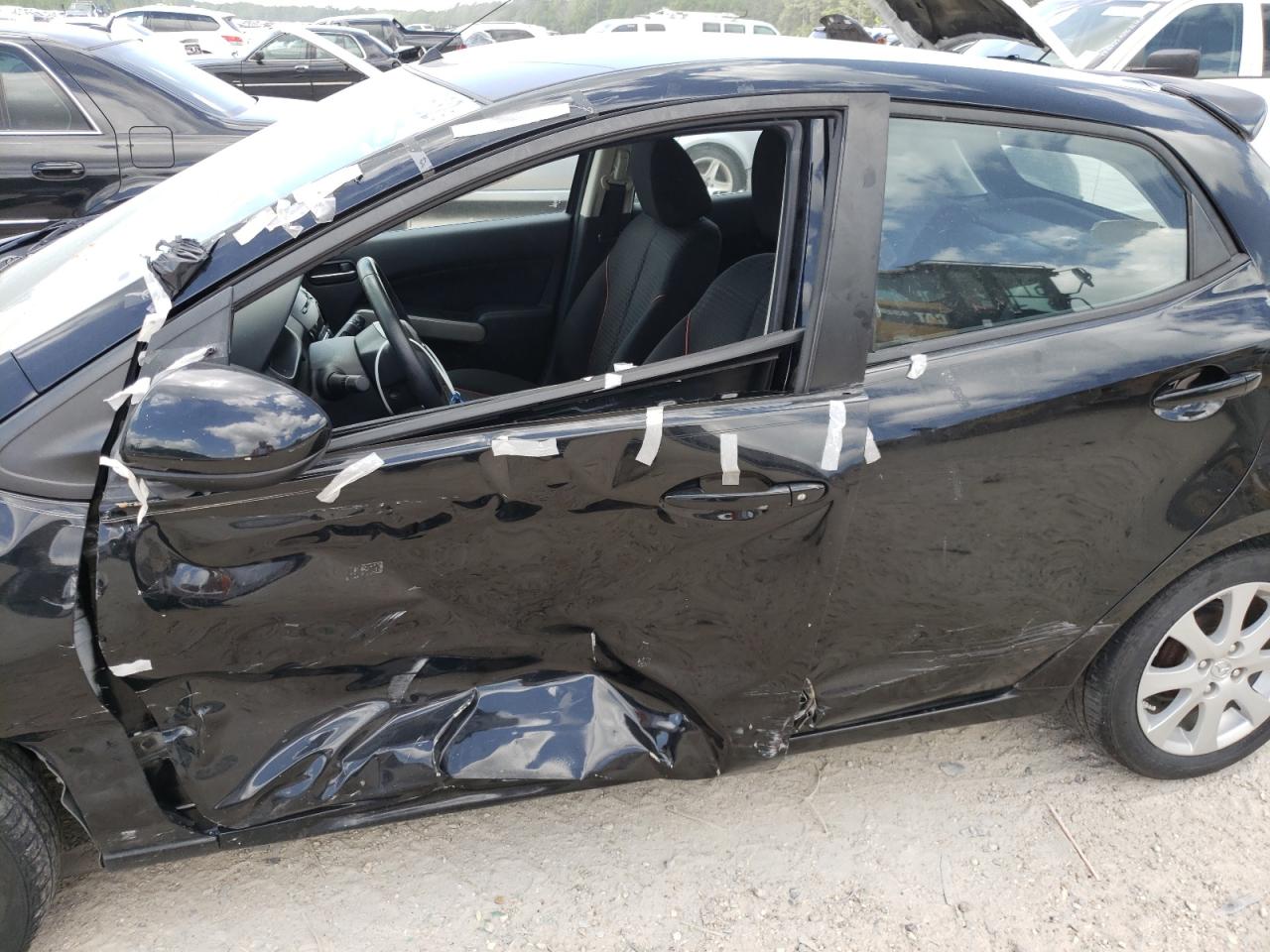Photo 9 from auction – 2011 MAZDA MAZDA2 with VIN JM1DE1HY8B0122031