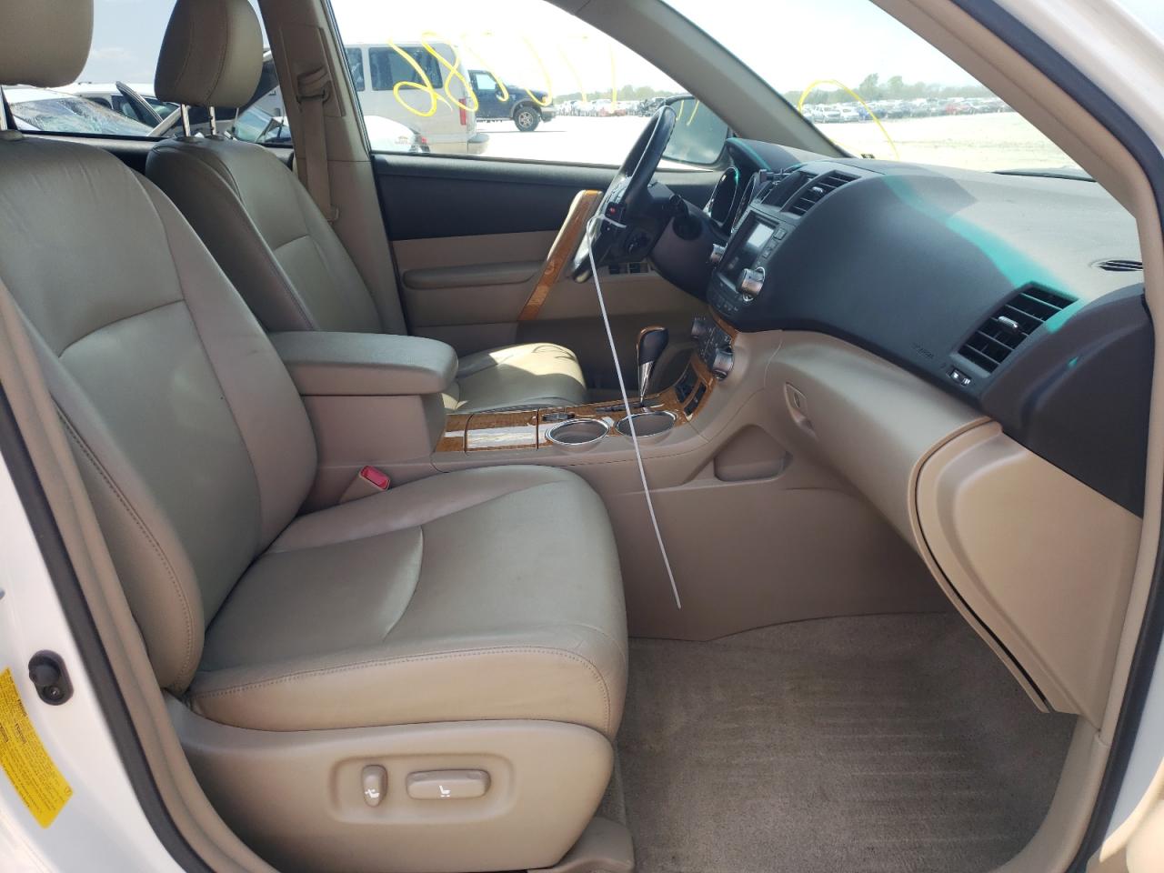 Photo 5 from auction – 2008 TOYOTA HIGHLANDER with VIN JTEEW44A282014797