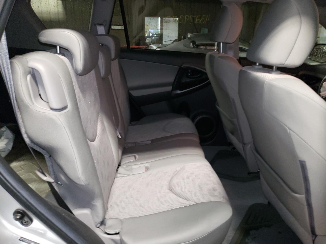 Photo 6 from auction – 2010 TOYOTA RAV4 with VIN 2T3BF4DV2AW071055