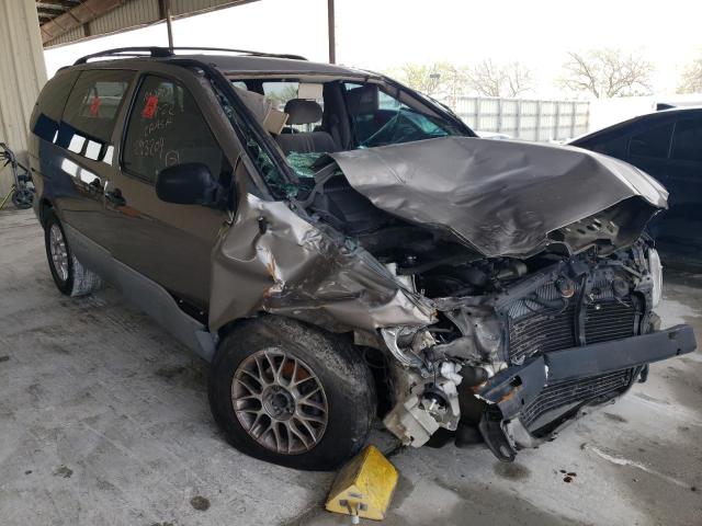 TOYOTA SIENNA LE 1998 with VIN 4T3ZF13C5WU086766 - Photo from auction