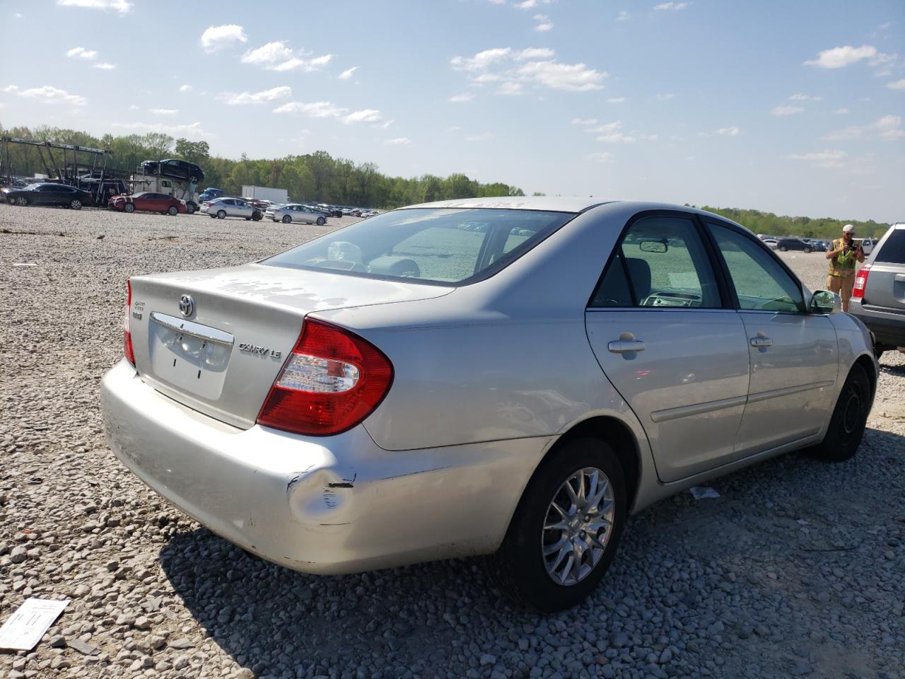 Photo 4 from auction – 2003 TOYOTA CAMRY LE with VIN 4T1BE32K03U706551