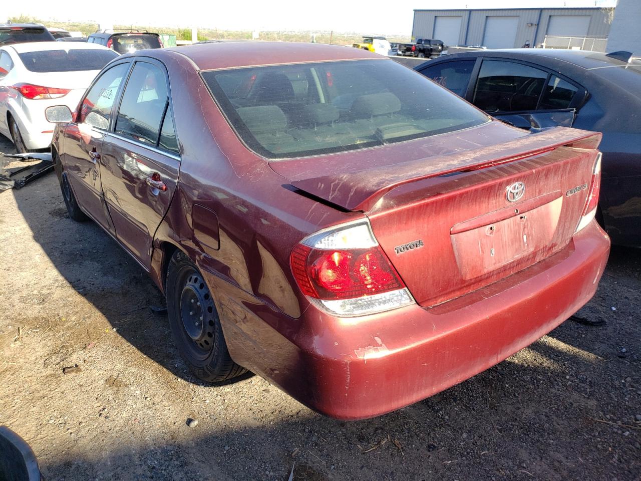 Photo 3 from auction – 2005 TOYOTA CAMRY AUTO with VIN 4T1BE32K55U050530