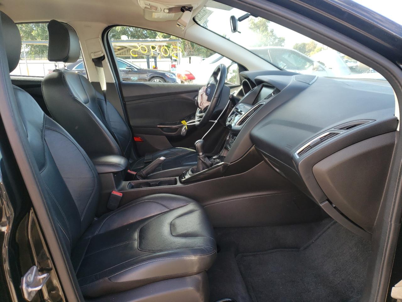 Photo 5 from auction – 2015 FORD FOCUS TITA with VIN 1FADP3N24FL357929