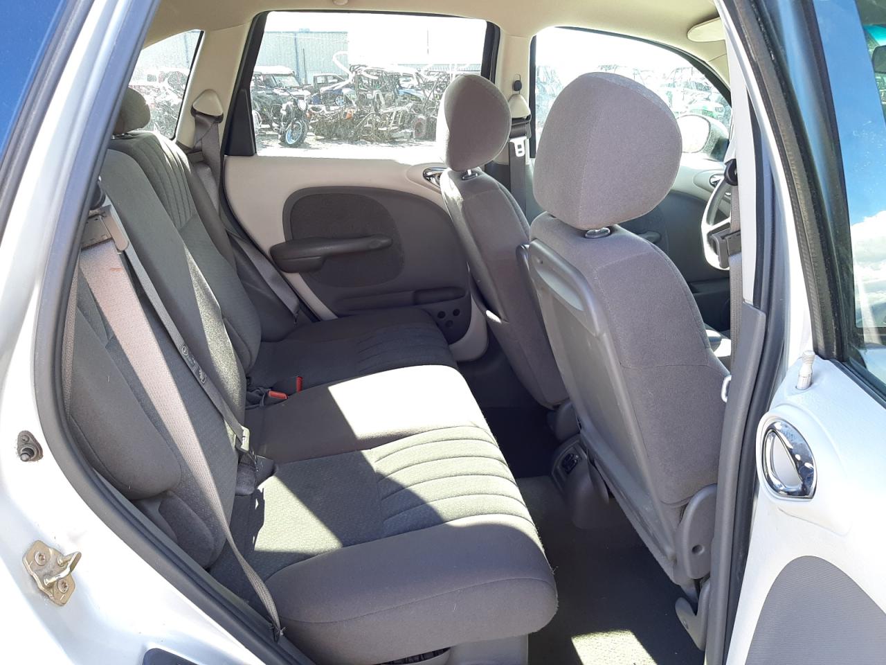 Photo 6 from auction – 2005 CHRYSLER PT CRUISER with VIN 3C4FY58BX5T598209