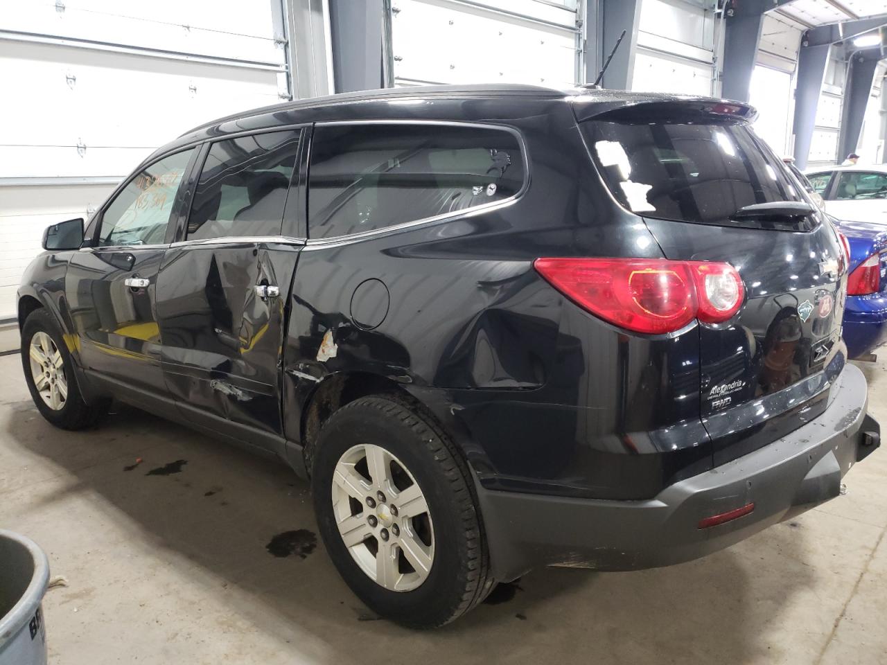 Photo 3 from auction – 2011 CHEVROLET TRAVERSE L with VIN 1GNKVJED3BJ359987