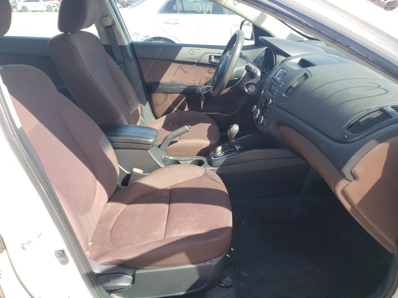 Photo 5 from auction – 2011 KIA FORTE EX with VIN KNAFU4A2XB5392381
