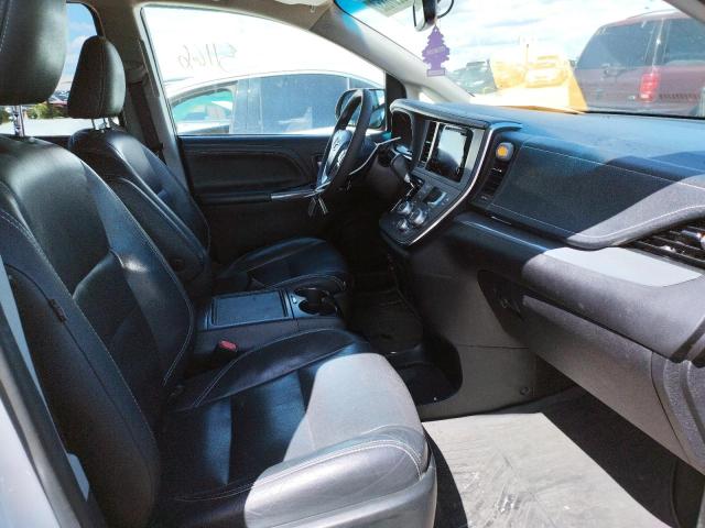 Photo 5 from auction – 2017 TOYOTA SIENNA SE with VIN 5TDXZ3DC0HS887201
