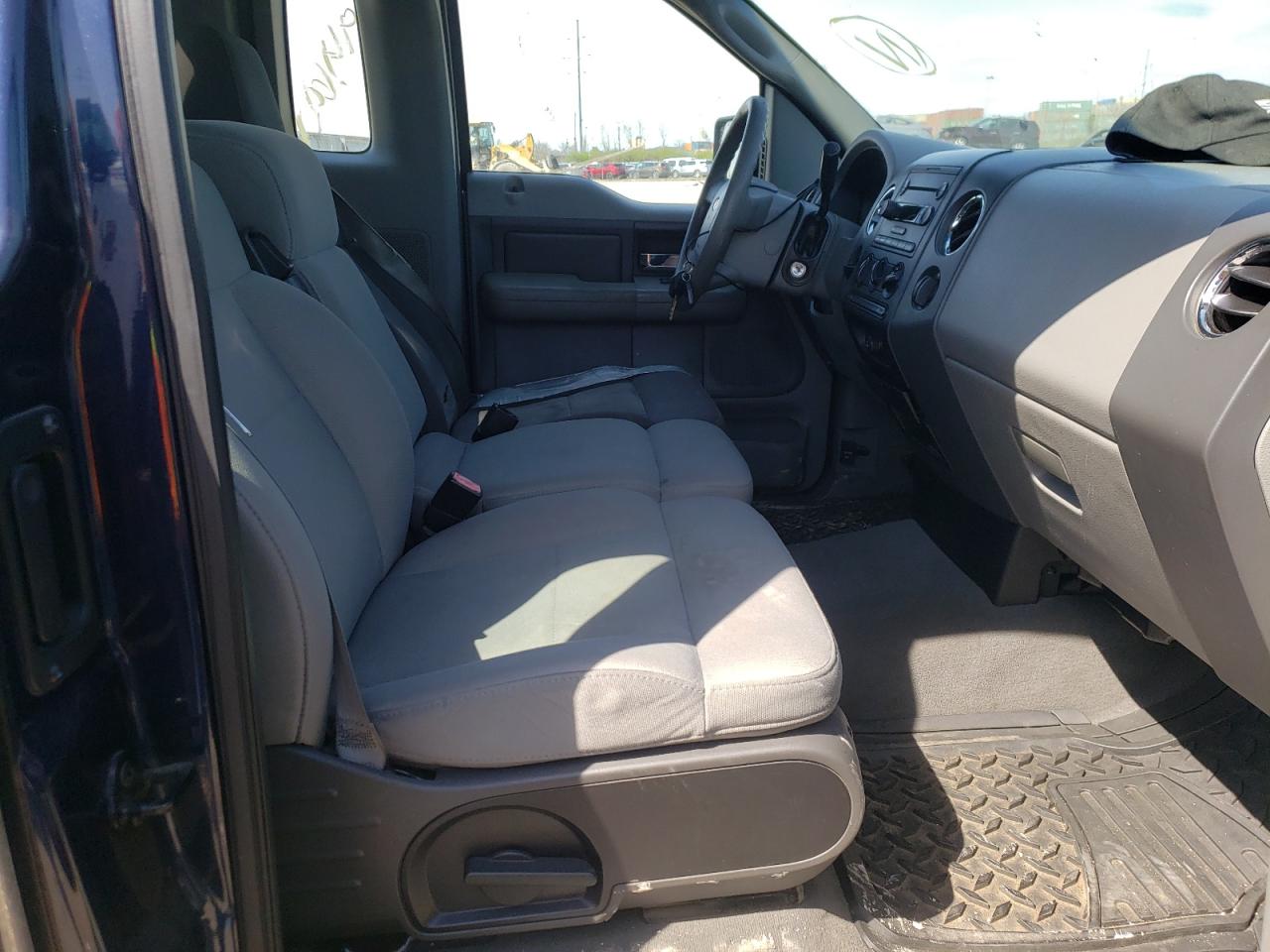 Photo 5 from auction – 2004 FORD F150 with VIN 1FTPF12534NA39895