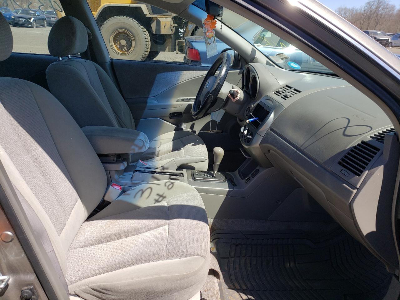 Photo 5 from auction – 2003 NISSAN ALTIMA BAS with VIN 1N4AL11EX3C241293