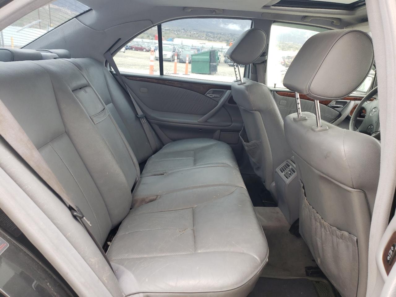 Photo 6 from auction – 2001 MERCEDES-BENZ E 430 with VIN WDBJF70J41B375480
