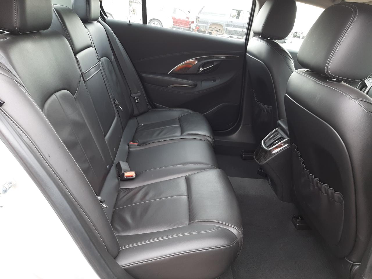 Photo 6 from auction – 2016 BUICK LACROSSE with VIN 1G4GB5G32GF186682