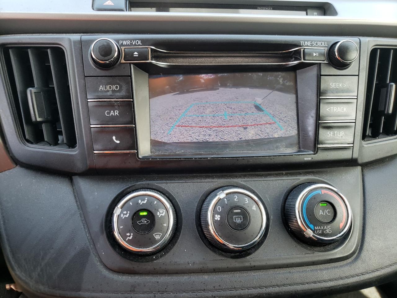 Photo 9 from auction – 2016 TOYOTA RAV4 LE with VIN 2T3ZFREV7GW300381