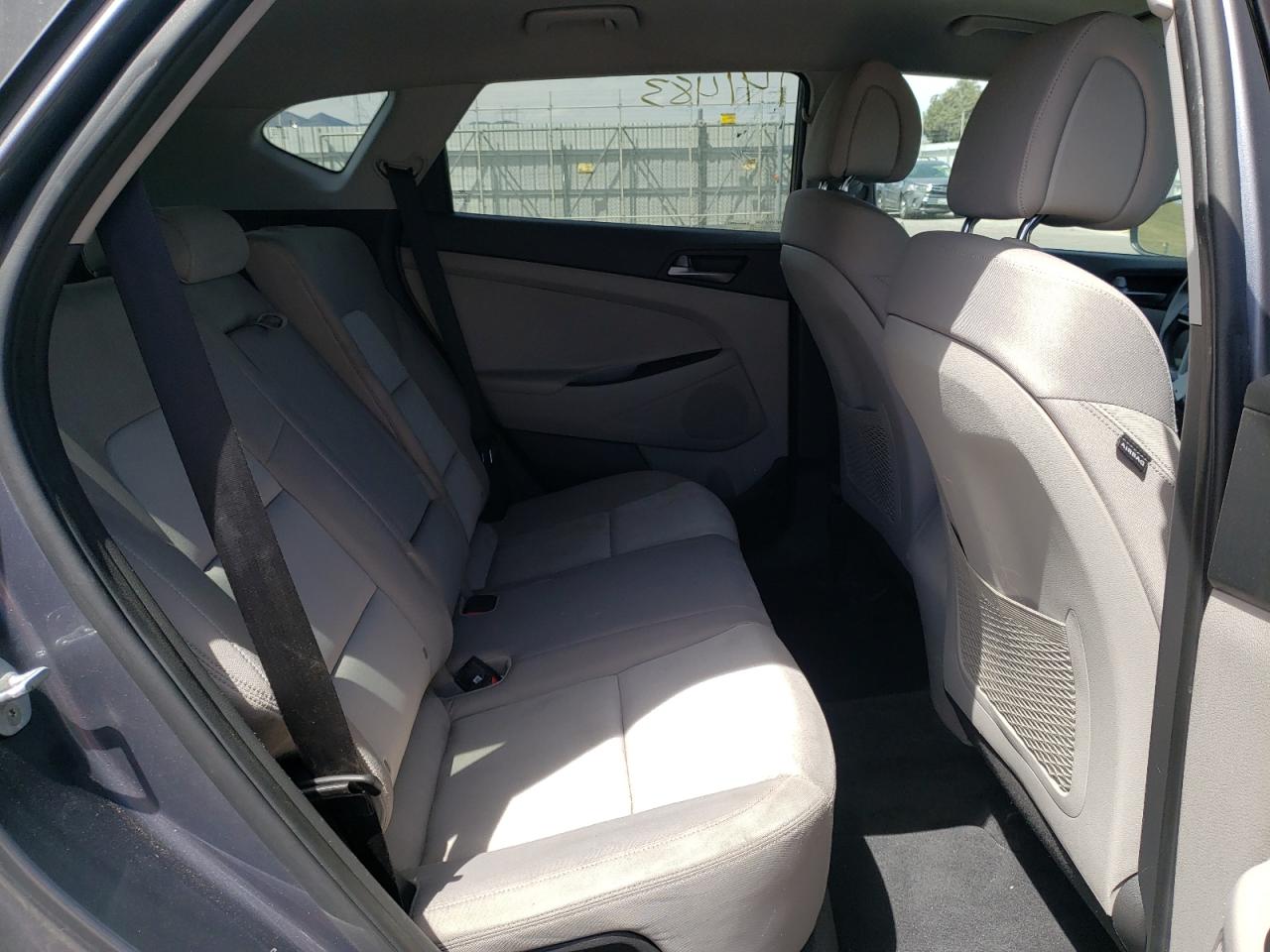 Photo 6 from auction – 2016 HYUNDAI TUCSON LIM with VIN KM8J3CA26GU155597