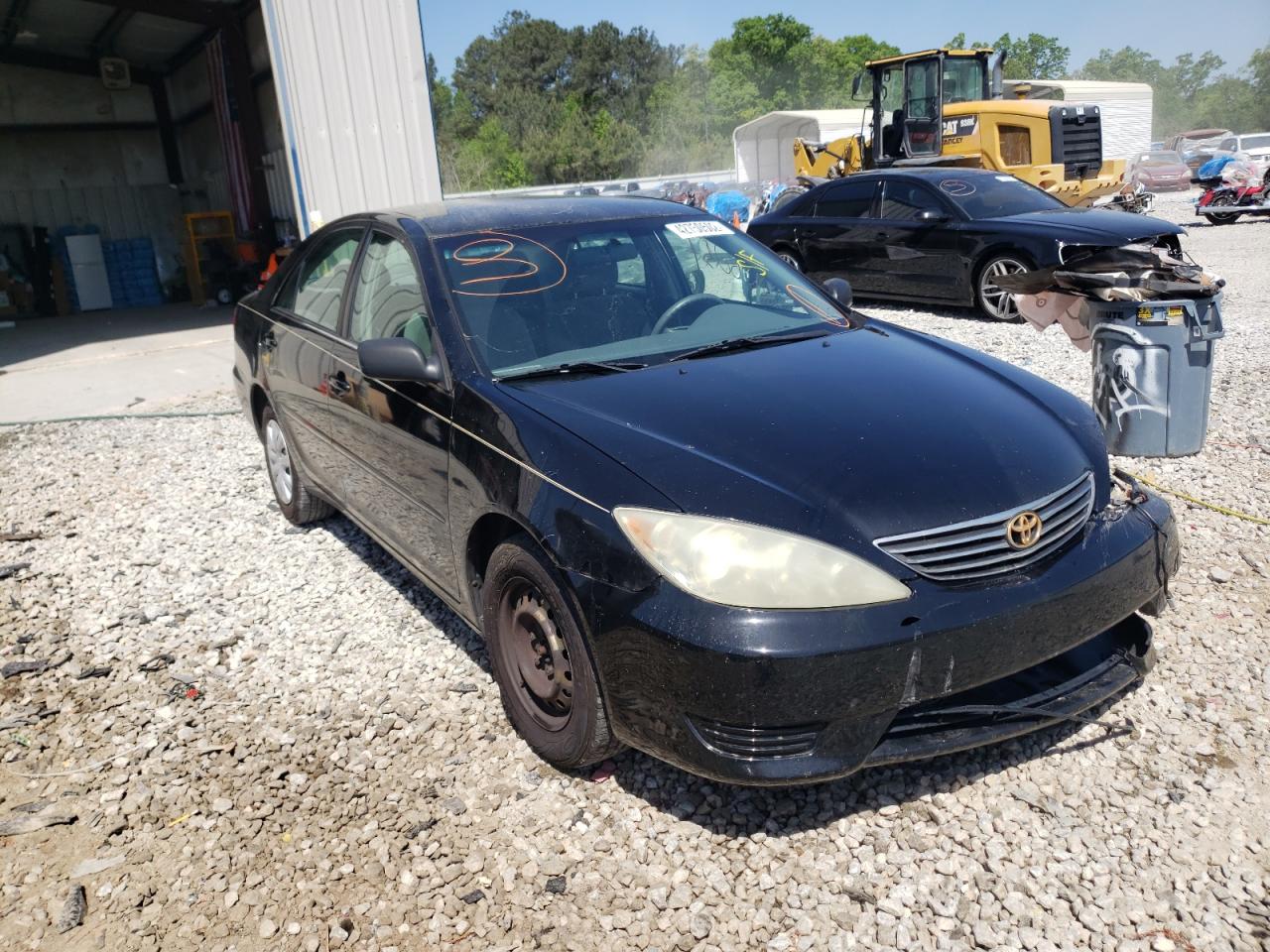 TOYOTA CAMRY LE 2005 with VIN 4T1BE32K95U381322 - Photo from auction