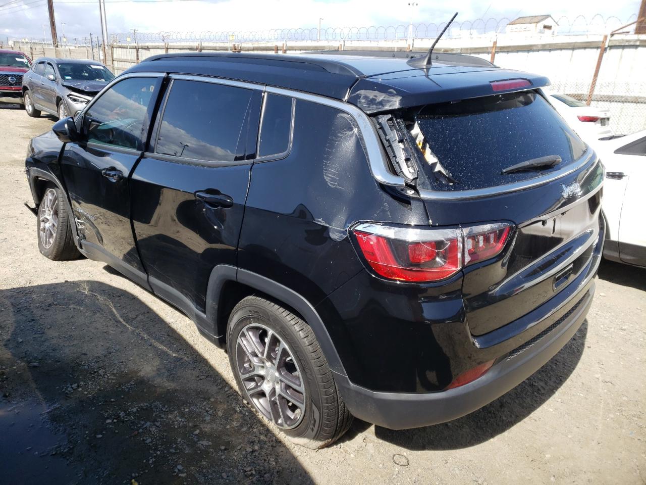 Photo 3 from auction – 2018 JEEP COMPASS LA with VIN 3C4NJCBB1JT500319