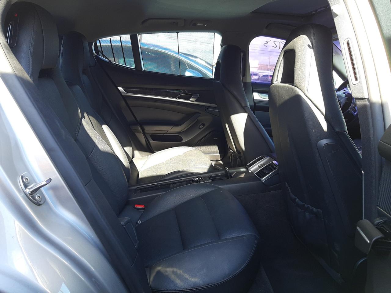Photo 6 from auction – 2012 PORSCHE PANAMERA 2 with VIN WP0AA2A74CL018500