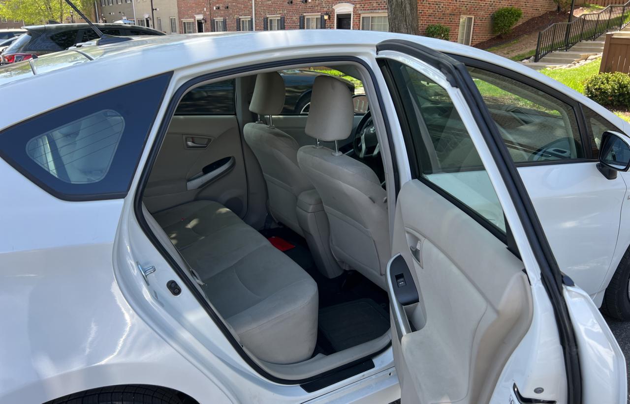 Photo 6 from auction – 2012 TOYOTA PRIUS with VIN JTDKN3DU3C1485208