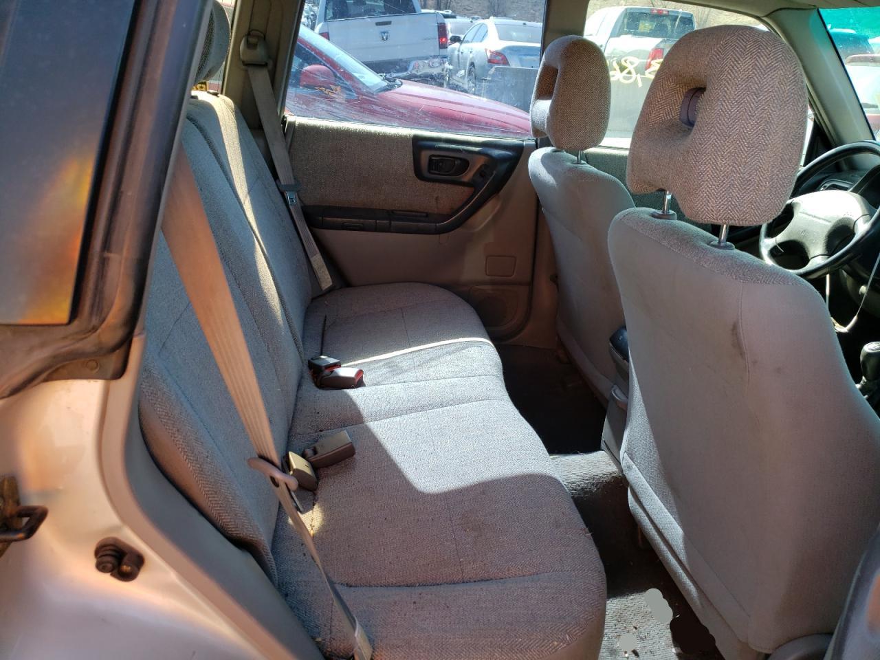 Photo 6 from auction – 2001 SUBARU FORESTER L with VIN JF1SF63581G738869