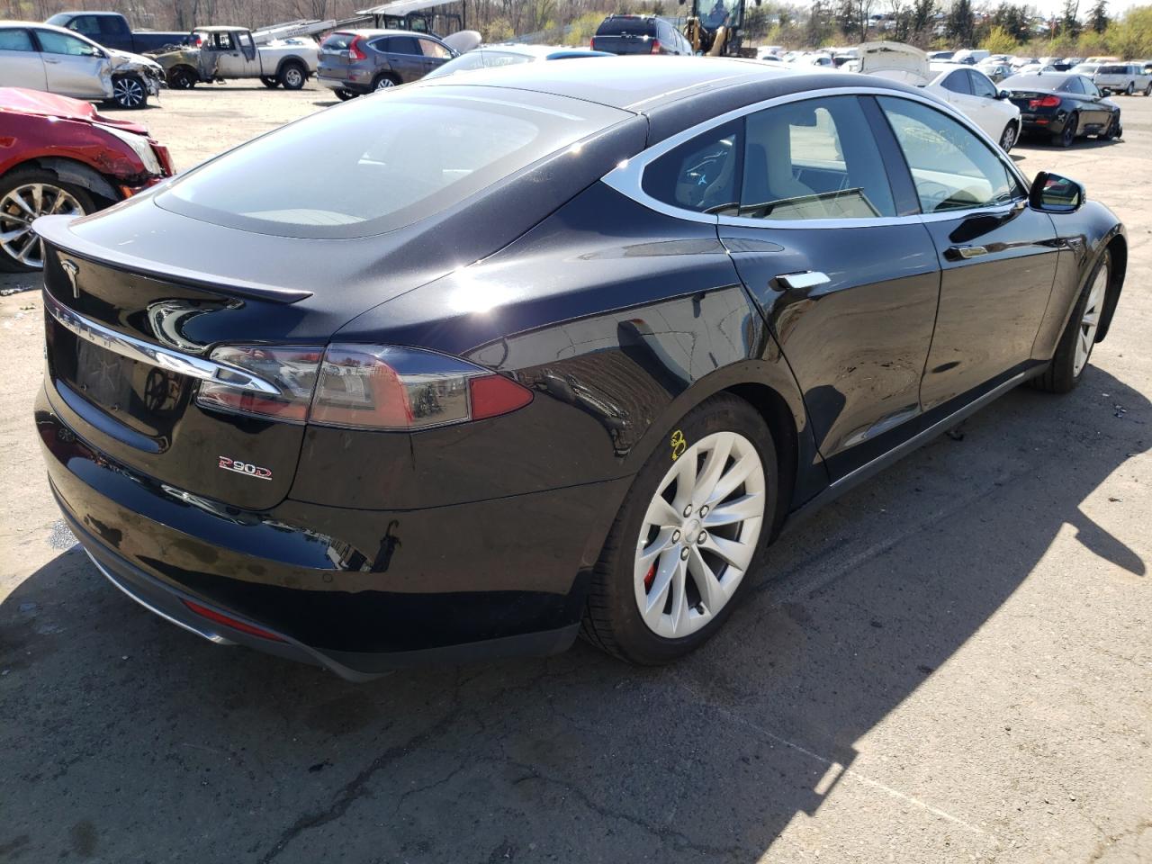 Photo 4 from auction – 2016 TESLA MODEL S with VIN 5YJSA1E47GF136497