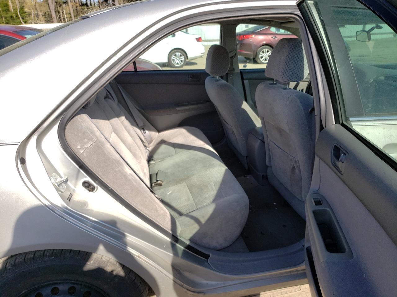 Photo 6 from auction – 2004 TOYOTA CAMRY LE with VIN 4T1BE32K64U814271