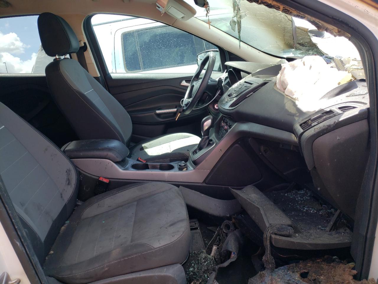Photo 5 from auction – 2014 FORD ESCAPE SE with VIN 1FMCU0GX9EUB72611