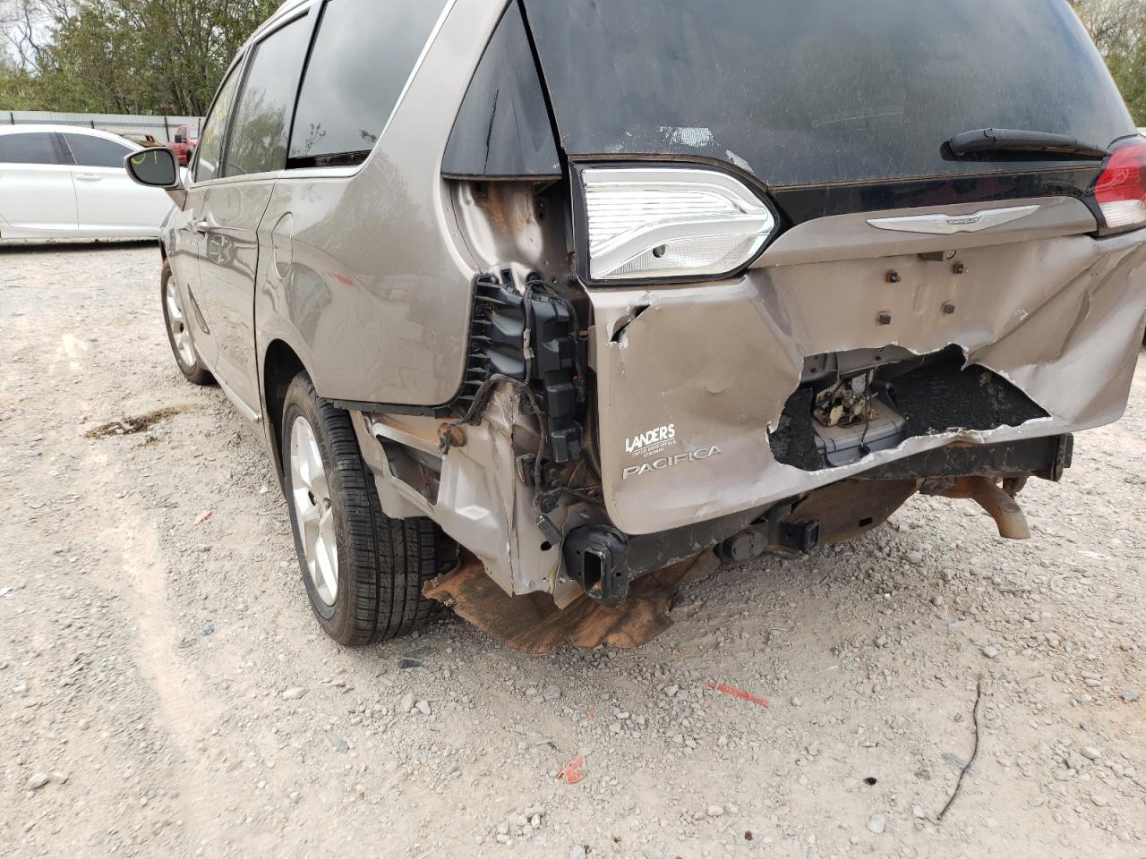 Photo 9 from auction – 2017 CHRYSLER PACIFICA T with VIN 2C4RC1EG5HR536664