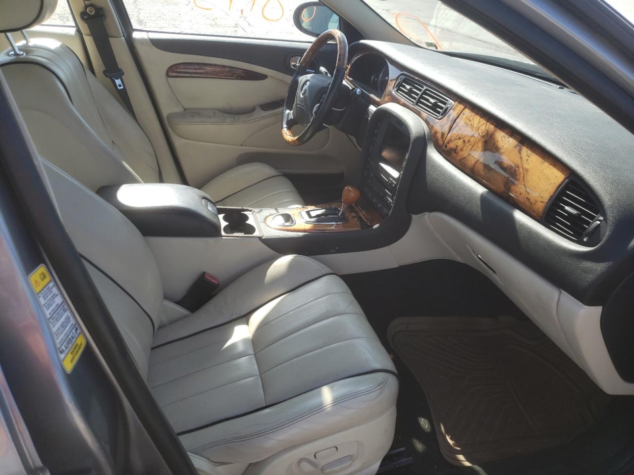 Photo 5 from auction – 2008 JAGUAR S-TYPE with VIN SAJWA01A98FN85427