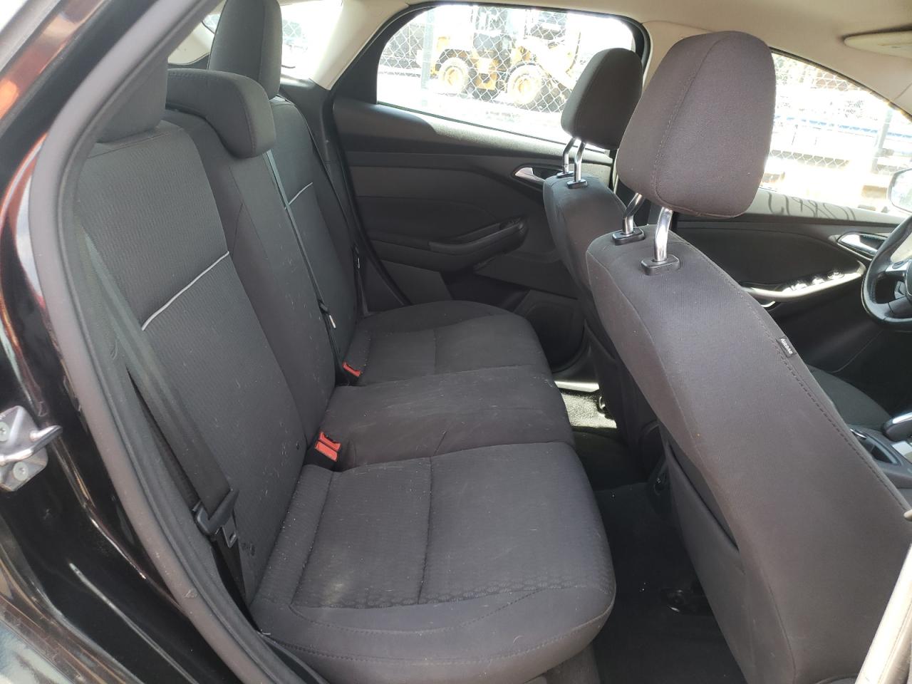 Photo 6 from auction – 2012 FORD FOCUS SEL with VIN 1FAHP3M26CL349068