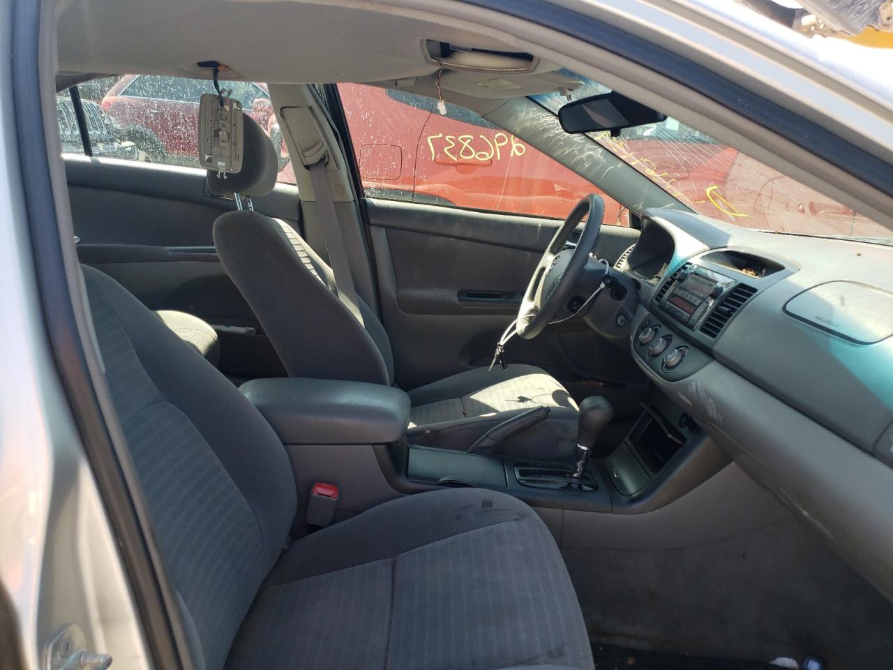 Photo 5 from auction – 2005 TOYOTA CAMRY LE with VIN 4T1BE32K55U976393