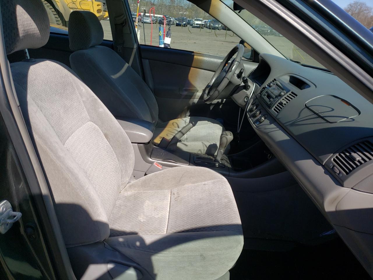 Photo 5 from auction – 2003 TOYOTA CAMRY LE with VIN 4T1BE32KX3U760942