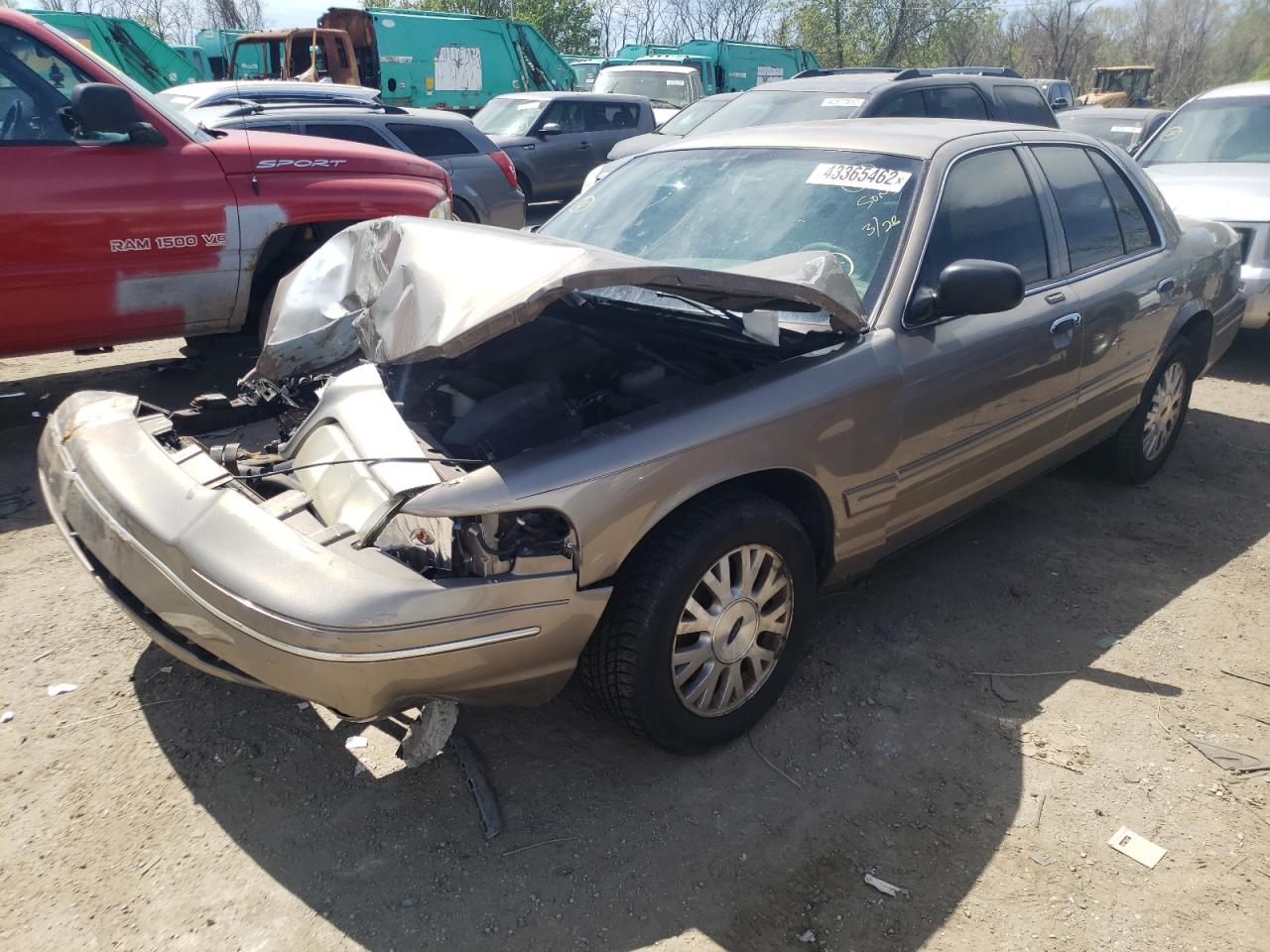 Photo 2 from auction – 2004 FORD CROWN VICT with VIN 2FAHP74W04X140049