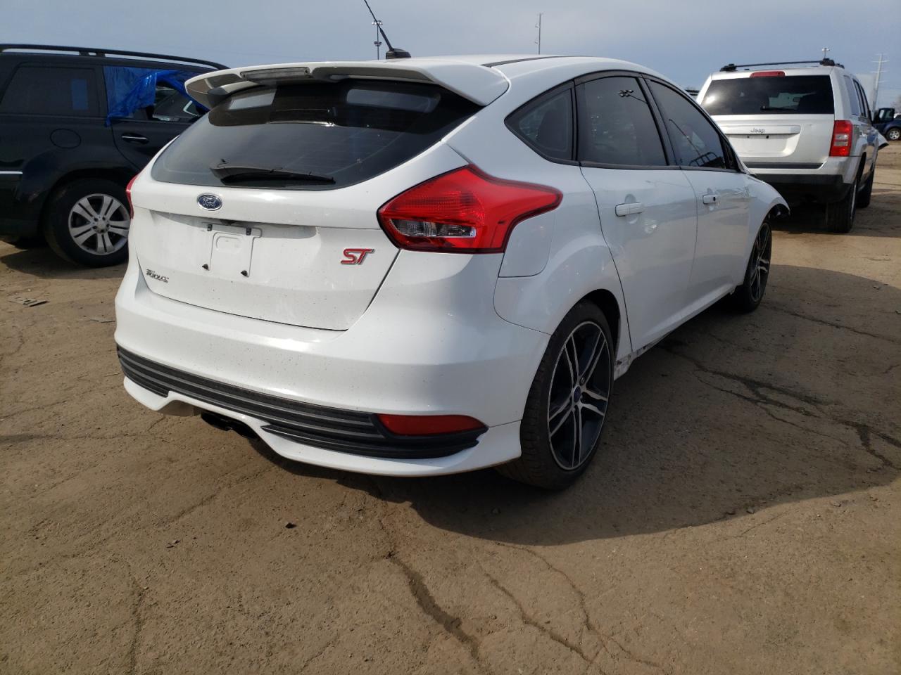 Photo 4 from auction – 2017 FORD FOCUS ST with VIN 1FADP3L94HL253623