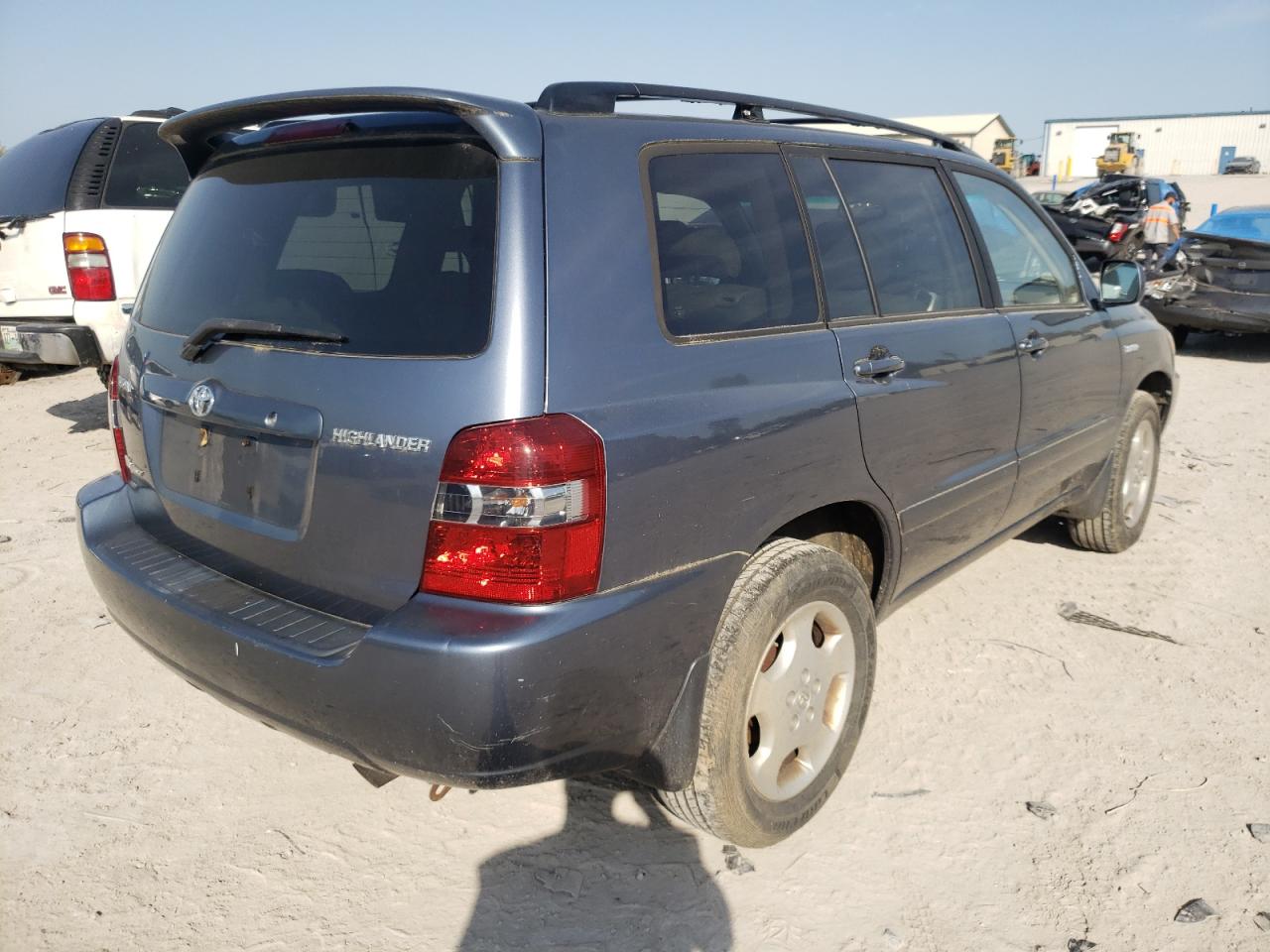 Photo 4 from auction – 2005 TOYOTA HIGHLANDER with VIN JTEEP21A150129730