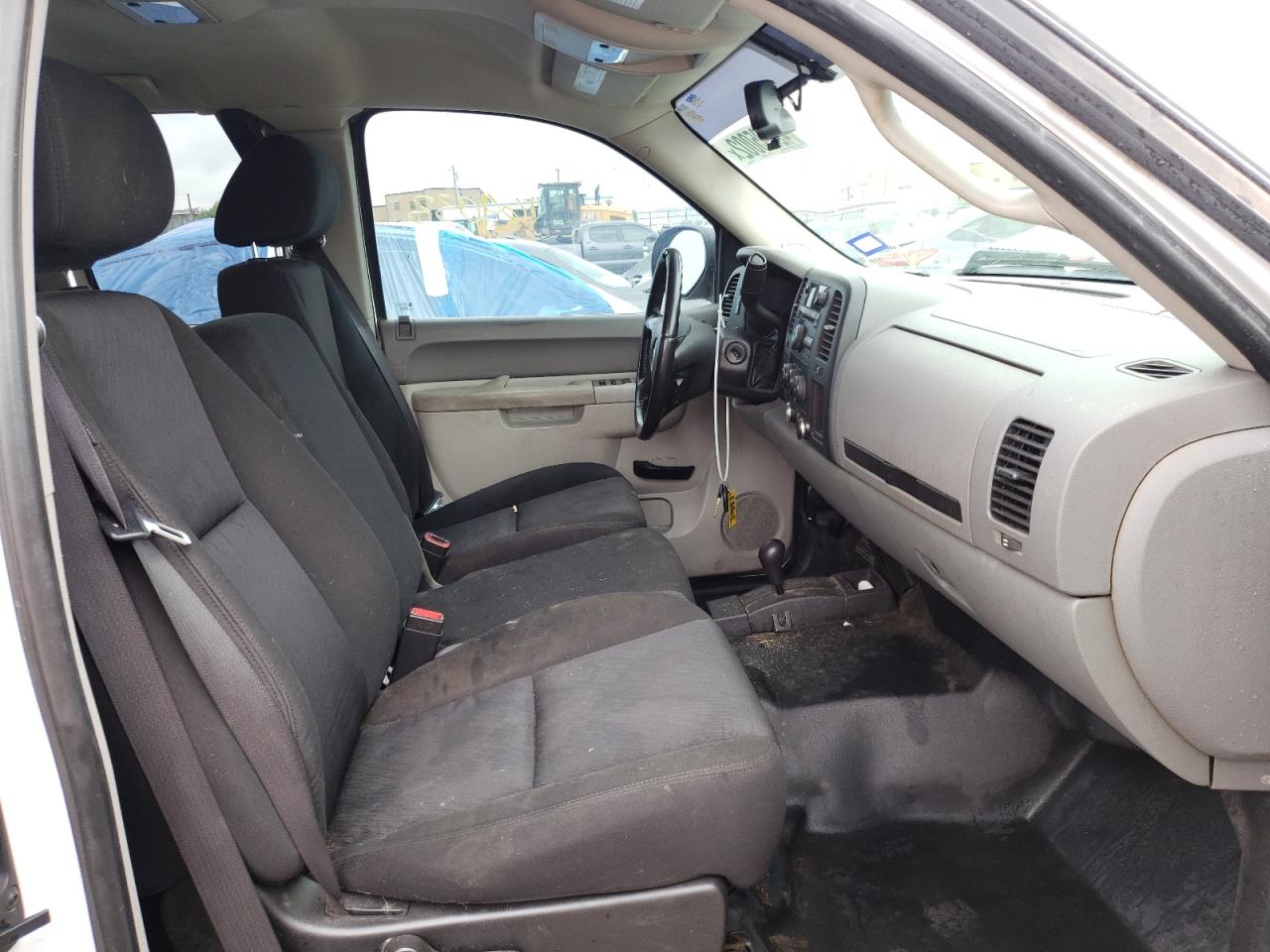 Photo 5 from auction – 2011 CHEVROLET SILVERADO with VIN 1GCRKPE36BZ104228