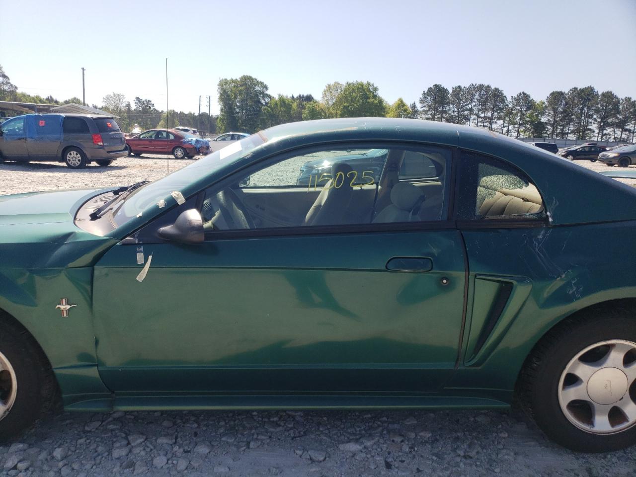 Photo 9 from auction – 2000 FORD MUSTANG with VIN 1FAFP4045YF160549