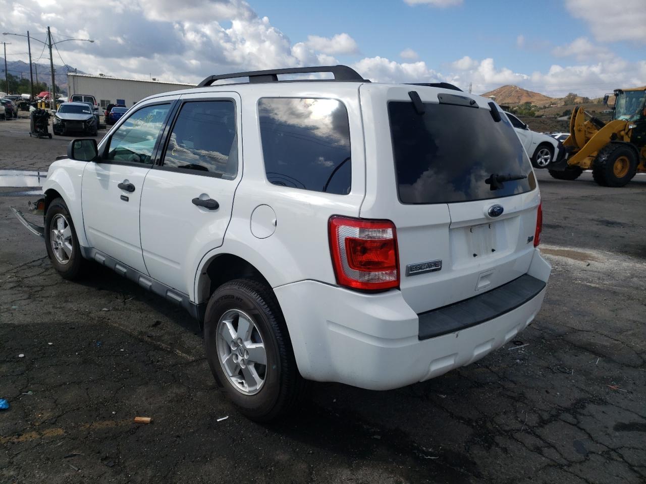 Photo 3 from auction – 2011 FORD ESCAPE XLT with VIN 1FMCU0DG8BKA15289