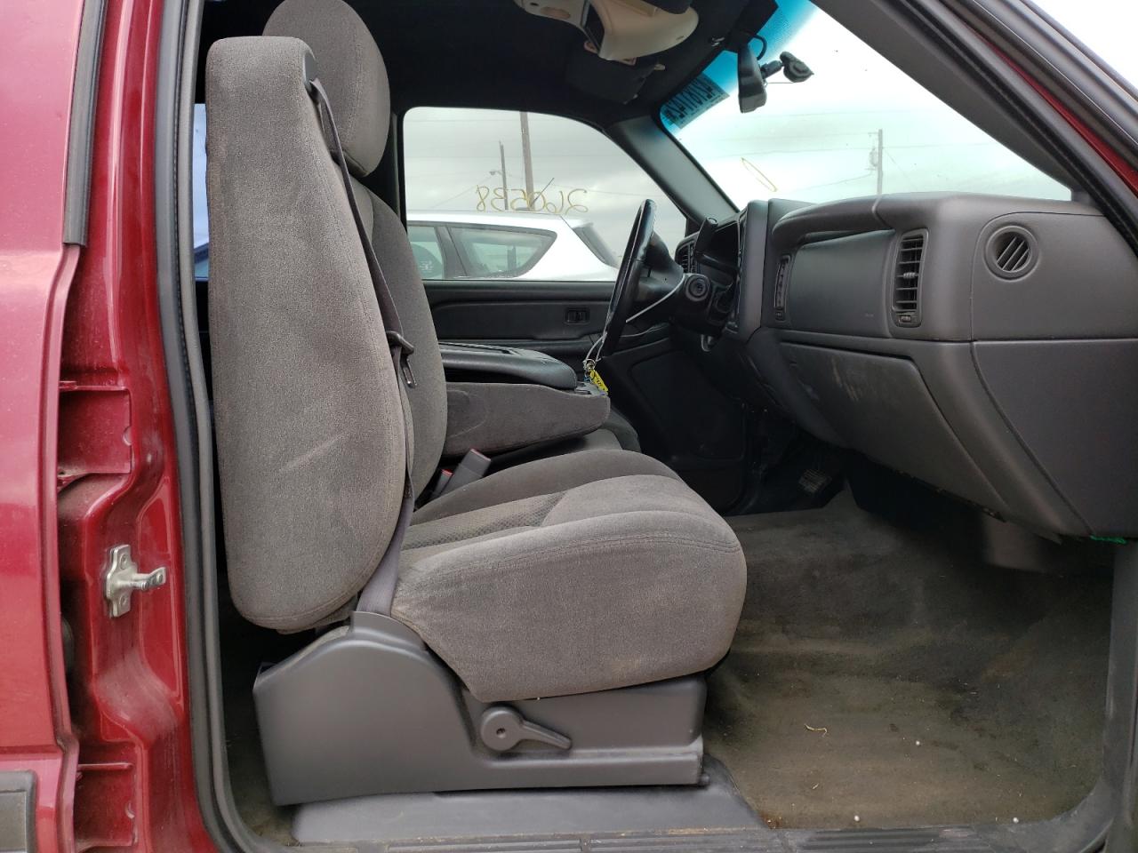 Photo 5 from auction – 2005 CHEVROLET SILVRK1500 with VIN 2GCEK13T351303829
