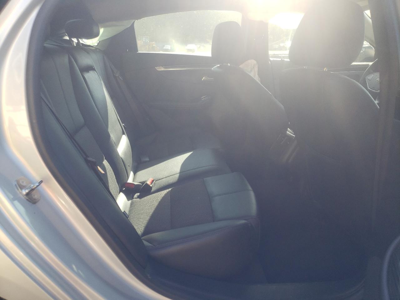 Photo 6 from auction – 2018 CHEVROLET IMPALA LT with VIN 1G1105SA6JU132545