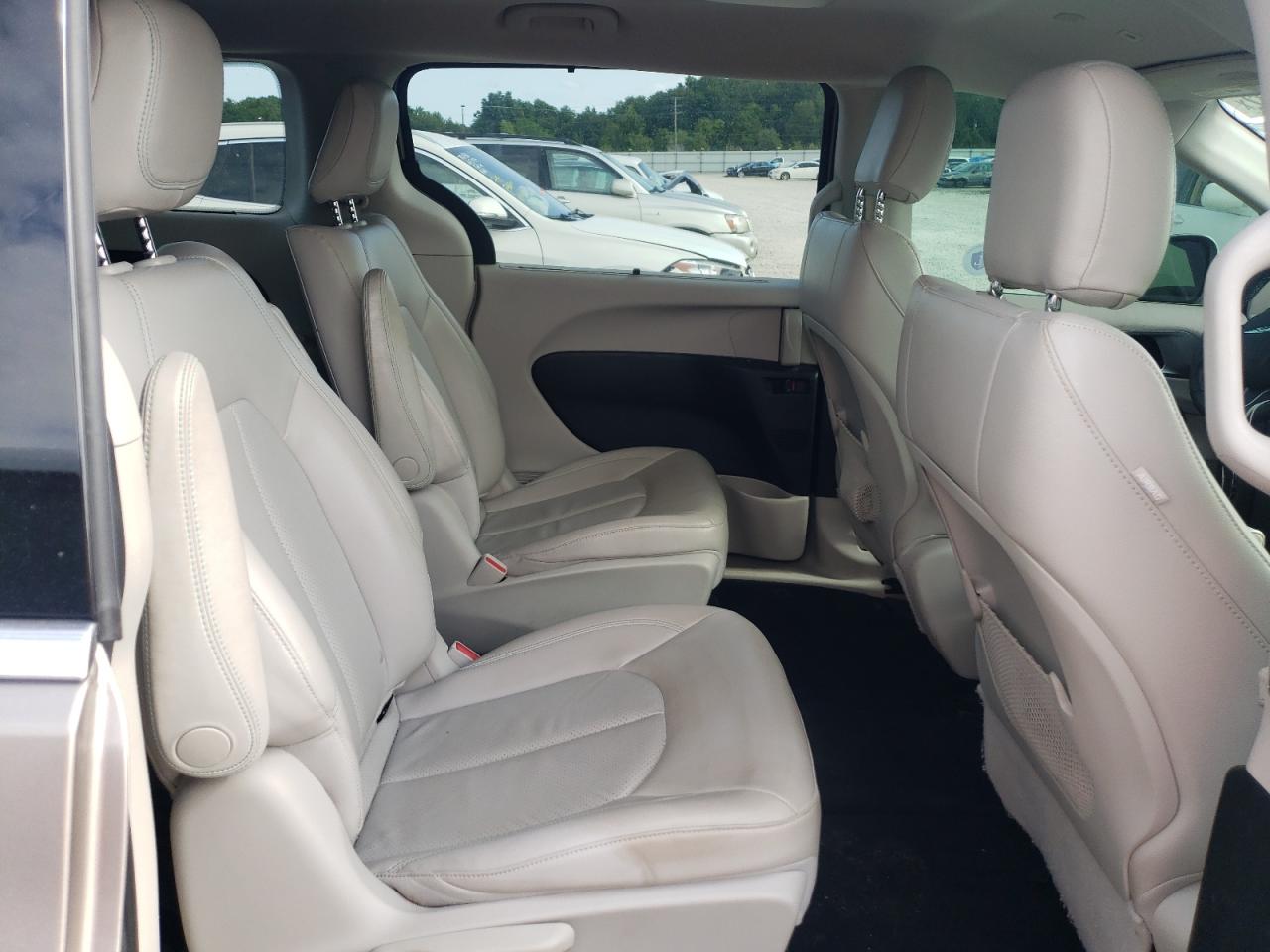 Photo 6 from auction – 2018 CHRYSLER PACIFICA H with VIN 2C4RC1L79JR163623