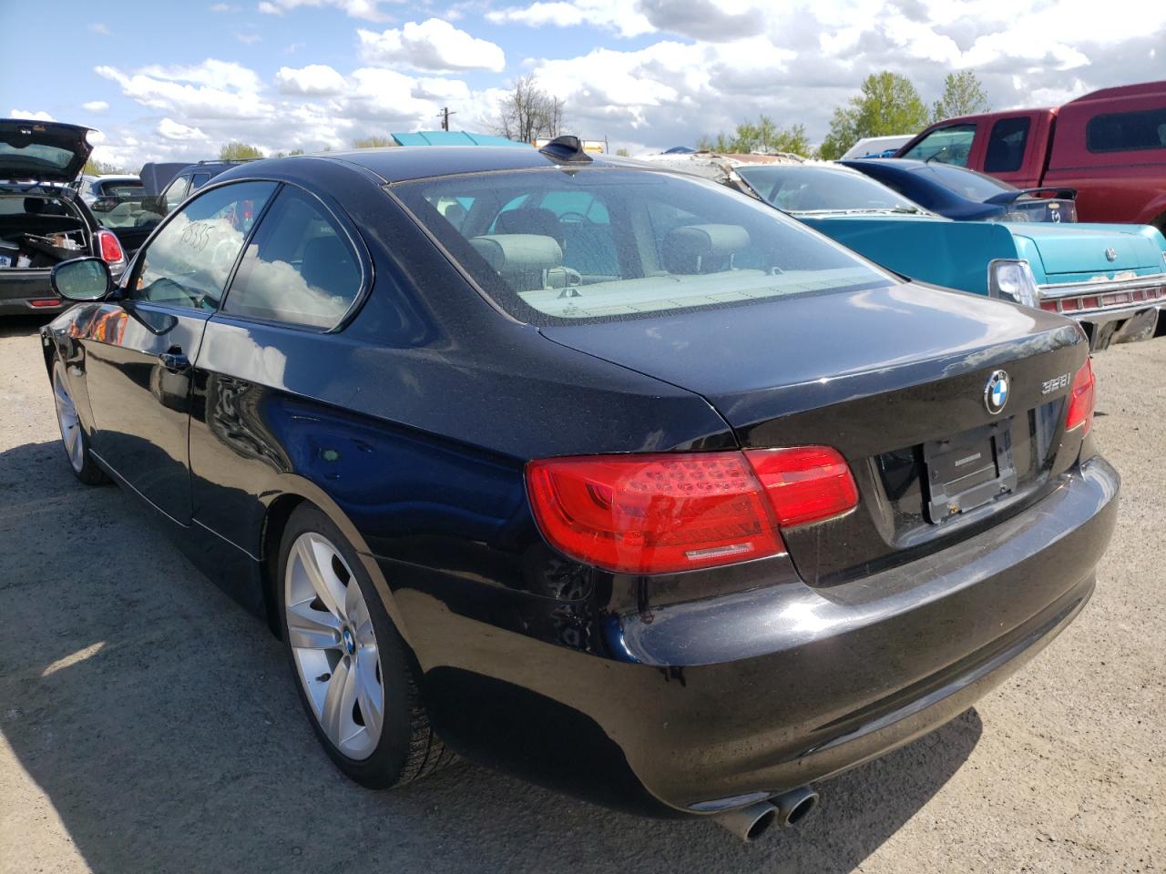Photo 3 from auction – 2011 BMW 328 I SULE with VIN WBAKE5C55BE574059