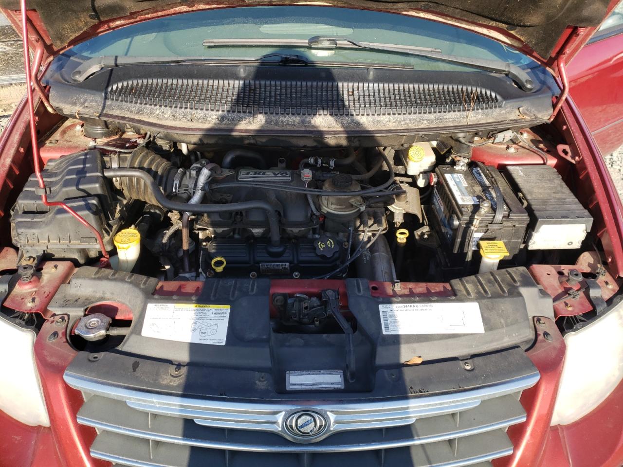 Photo 7 from auction – 2005 CHRYSLER TOWN & COU with VIN 2C8GP64L05R333876