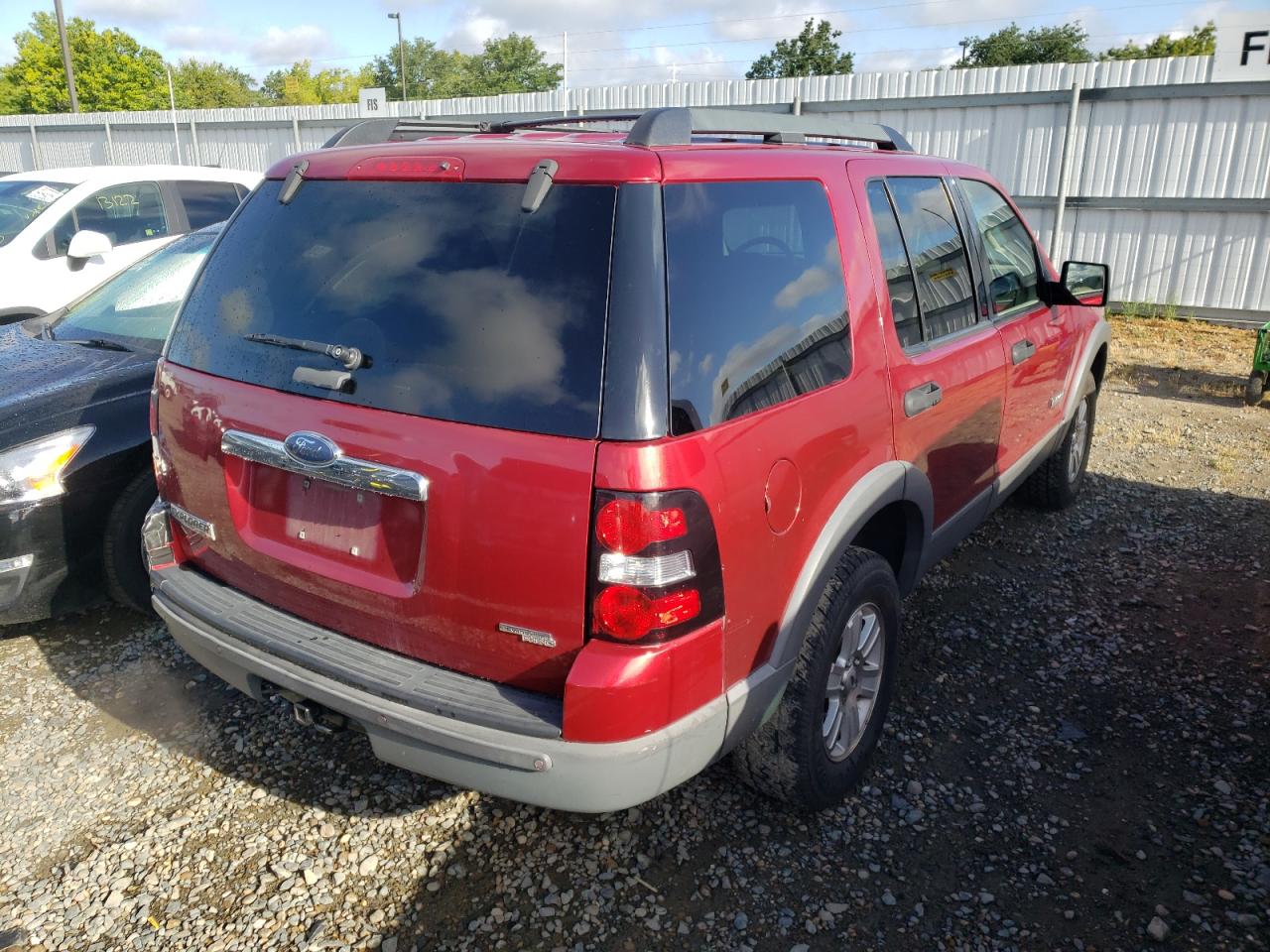 Photo 4 from auction – 2006 FORD EXPLORER X with VIN 1FMEU73EX6ZA21724