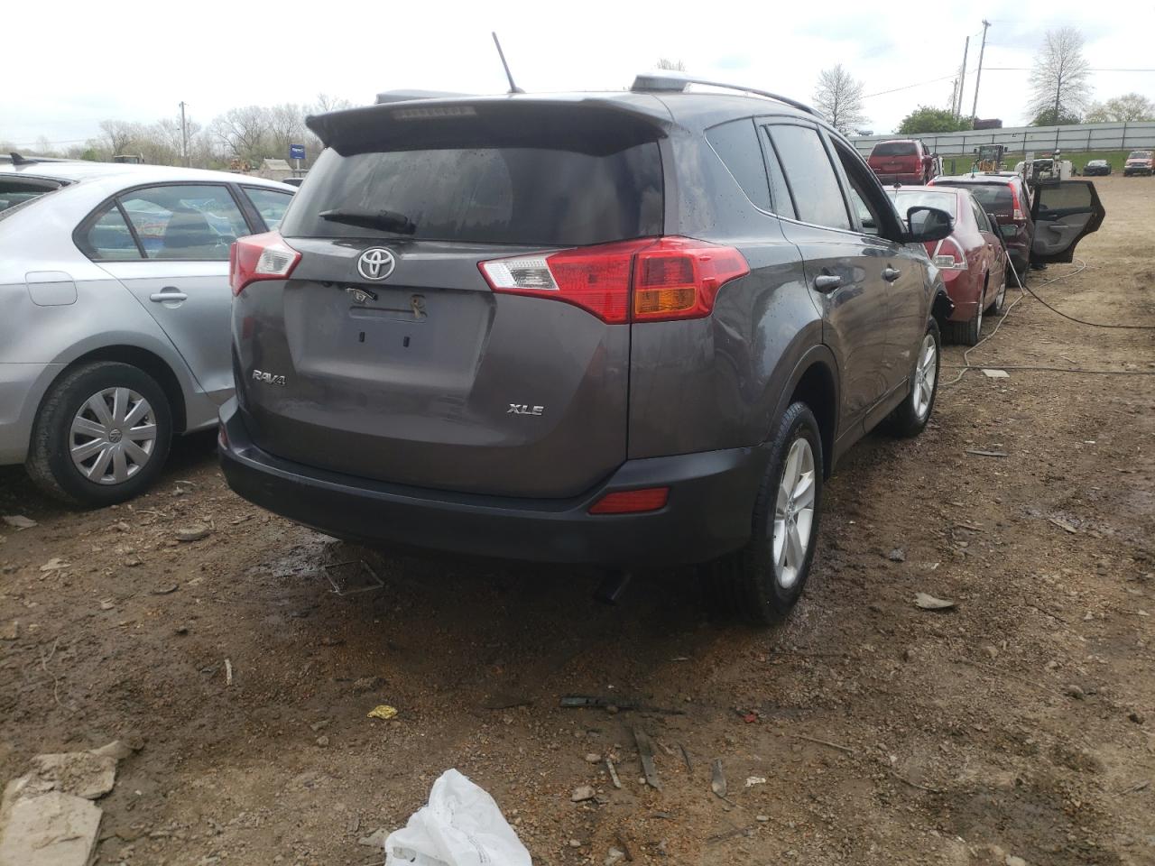 Photo 4 from auction – 2013 TOYOTA RAV4 XLE with VIN JTMWFREV3D5011763