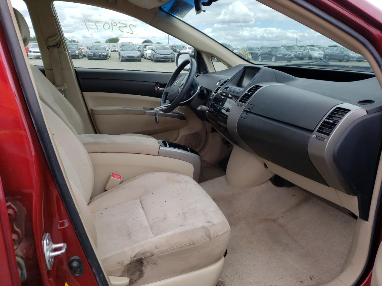 Photo 5 from auction – 2004 TOYOTA PRIUS with VIN JTDKB20U040095327