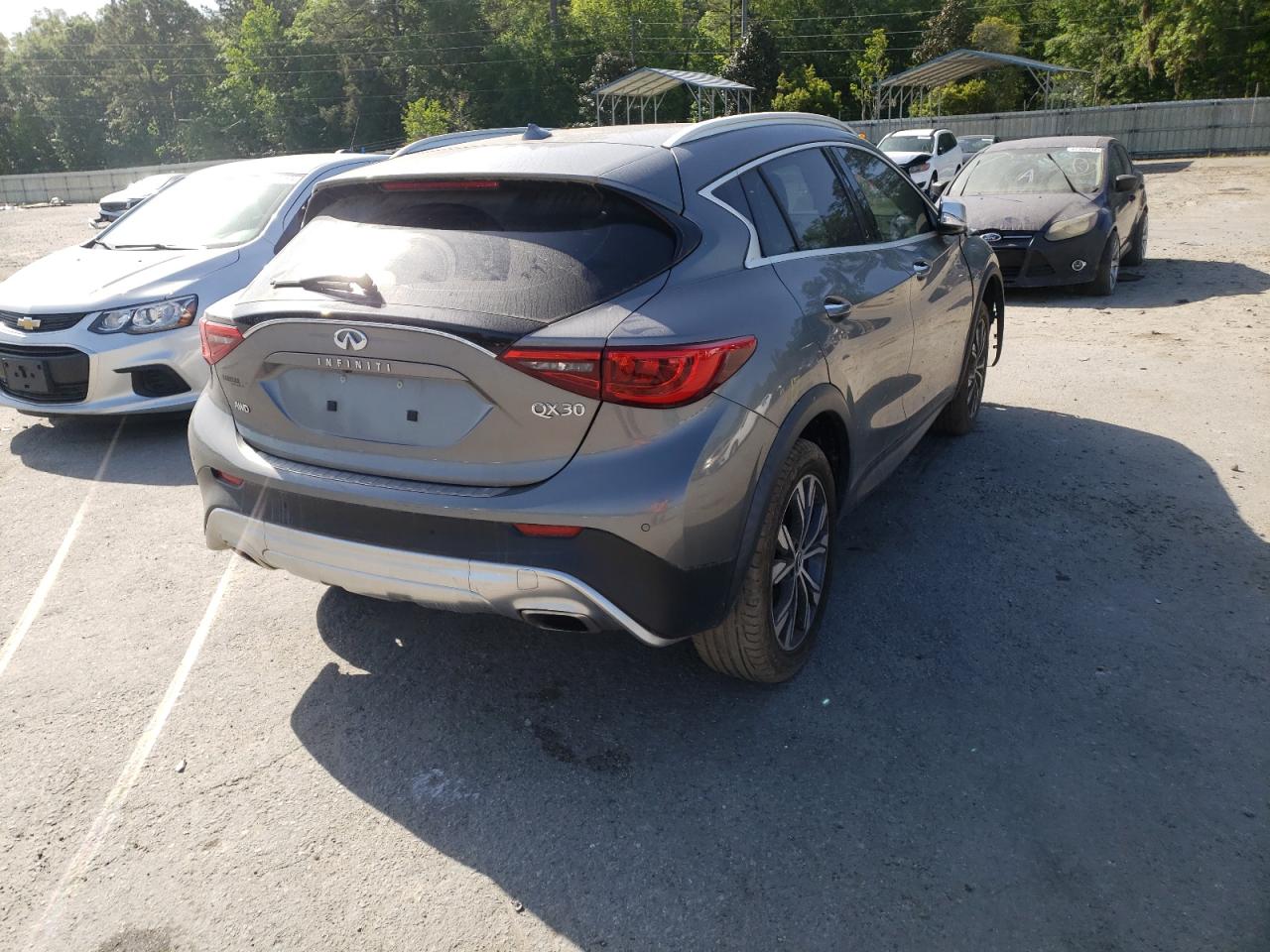 Photo 4 from auction – 2017 INFINITI QX30 BASE with VIN SJKCH5CR8HA035871