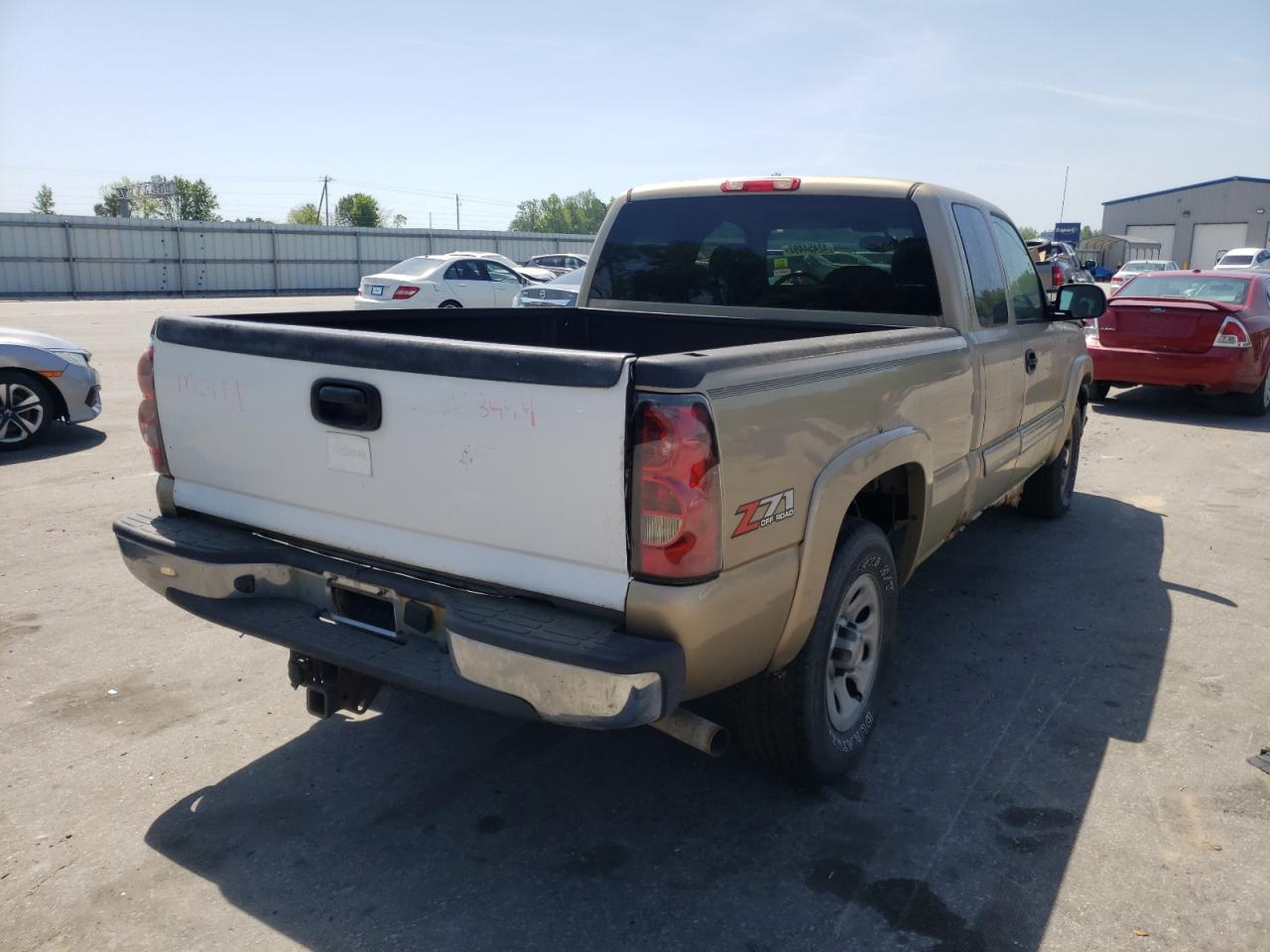 Foto 4 de la subasta – 2005 CHEVROLET SILVERADO con VIN 1GCEK19B25E169294