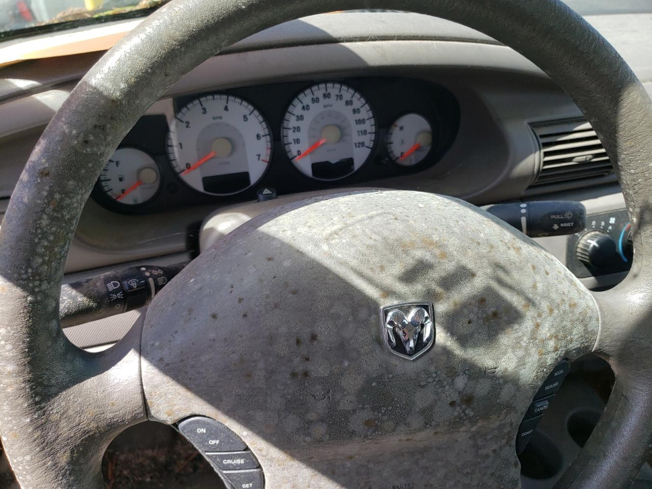 Photo 8 from auction – 2005 DODGE STRATUS with VIN 1B3EL46J05N656831