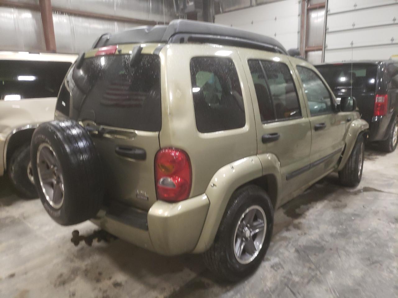 Photo 4 from auction – 2004 JEEP LIBERTY RE with VIN 1J4GL38K64W186802