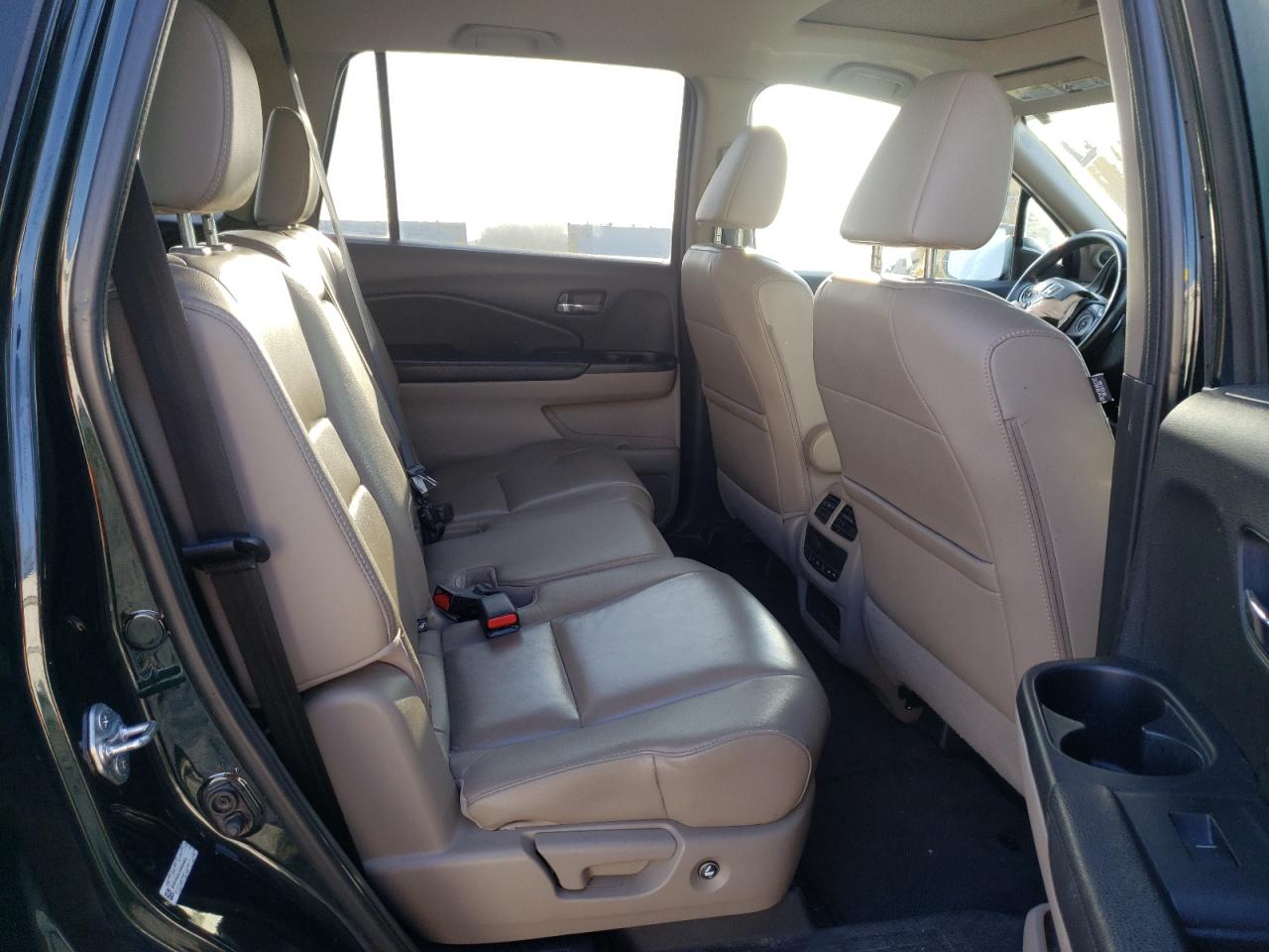 Photo 6 from auction – 2016 HONDA PILOT EXL with VIN 5FNYF6H51GB004963